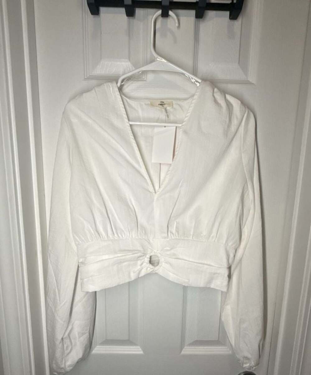 Entro White Long Sleeve Cropped Blouse with Ring Detail
